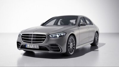 고급스러운 메르세데스-Benz 세단