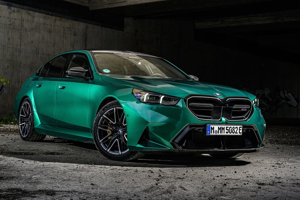2027 BMW M5 전측면 모습
