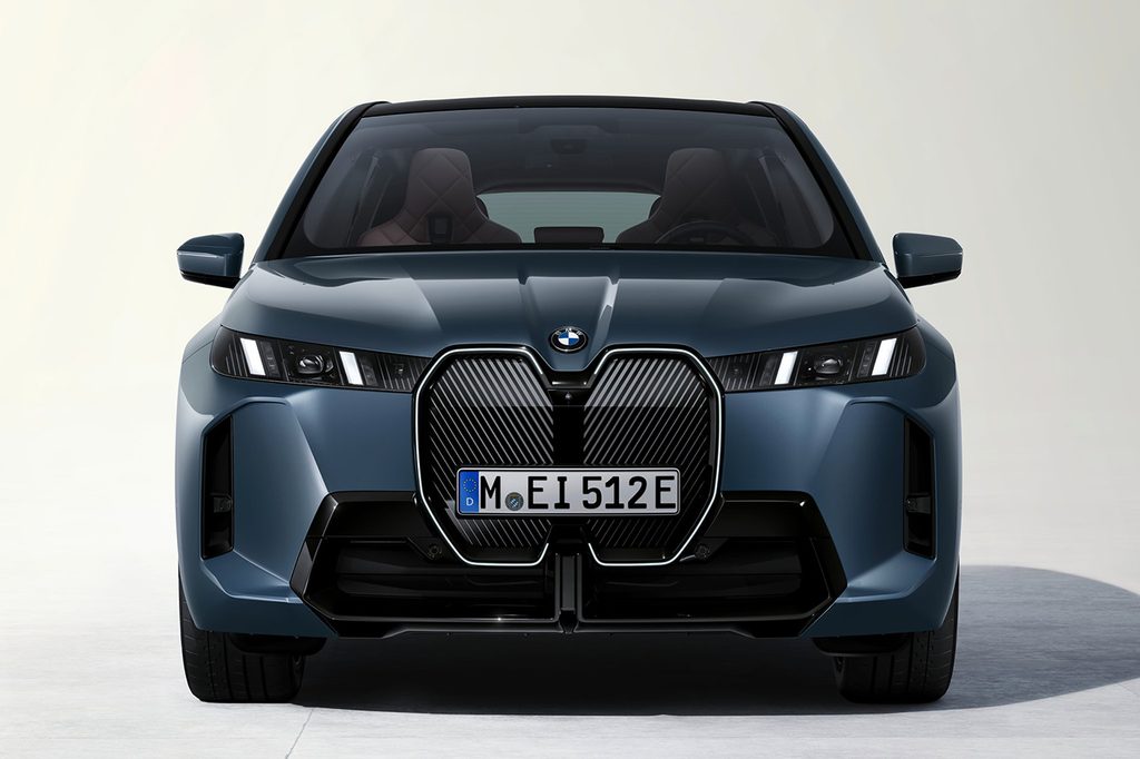 2027 BMW iX 정면 모습