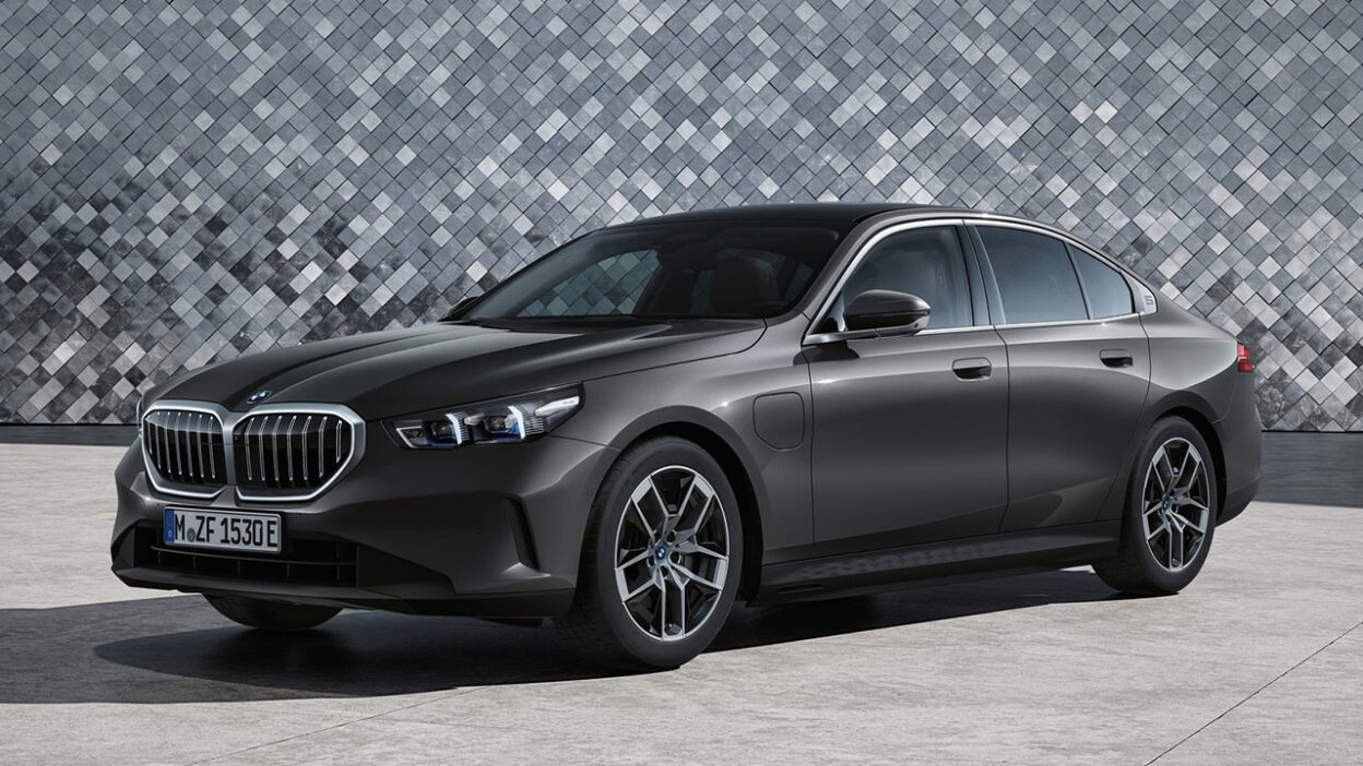 BMW 5시리즈 전측면 모습