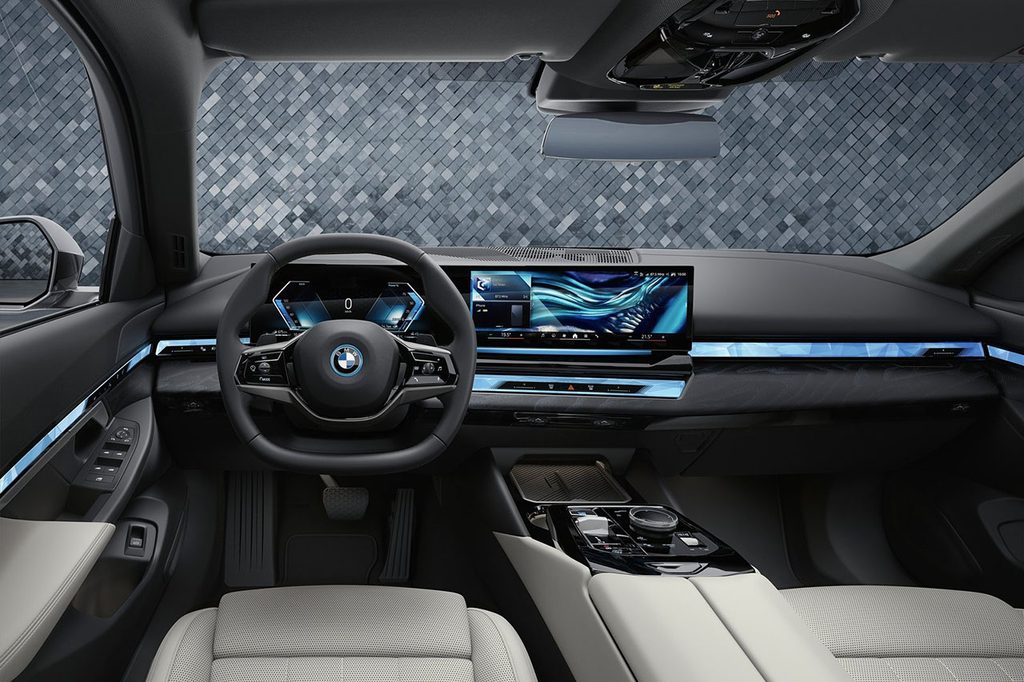 BMW 5시리즈 1열 모습