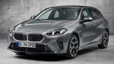 2027 BMW 1시리즈(4세대)의 전측면 모습