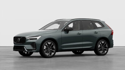 볼보 XC60의 전측면모습