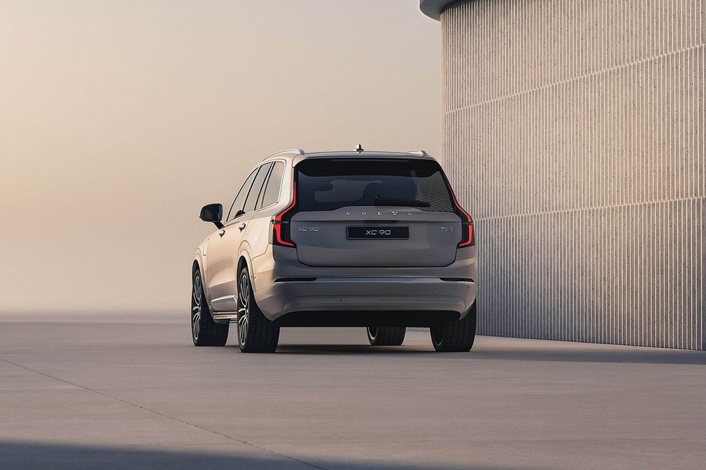 2027 볼보 XC90의 뒷모습