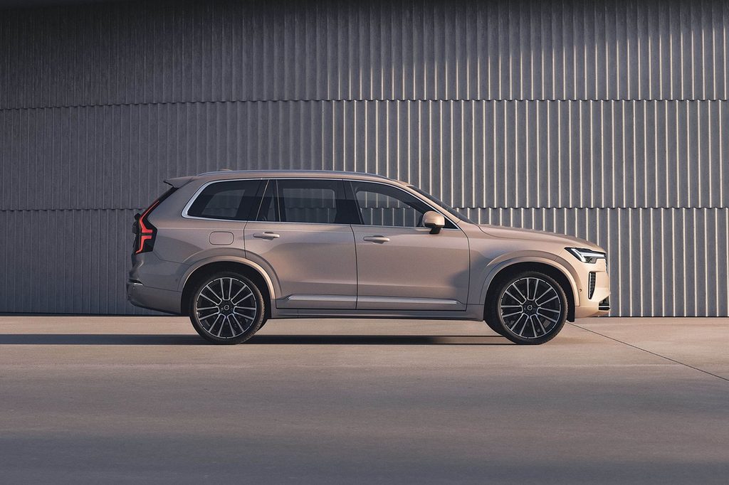 2027 볼보 XC90 옆모습